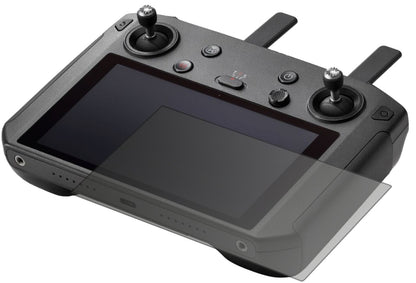DJISmart Controller mit aufgebrachtem dipos Displayschutz, der seitliche Einblicke blockiert