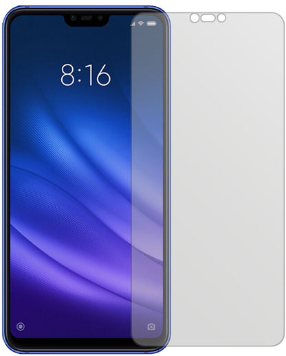 XiaomiMi 8 Lite mit aufgebrachter dipos Displayschutzfolie, die lästige Fingerabdrücke minimiert