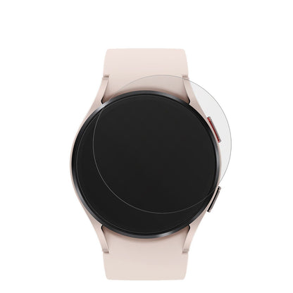 SamsungGalaxy Watch 5 (40mm) mit aufgebrachter dipos Displayschutzfolie, die lästige Fingerabdrücke minimiert