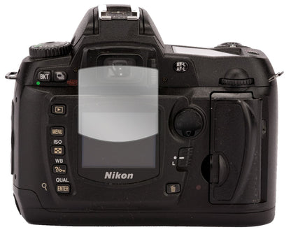 NikonD70 mit aufgebrachter dipos Displayschutzfolie, glasklare Darstellung ohne Einschränkungen