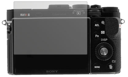 SonyCyber-Shot DSC-RX100 VI mit aufgebrachter dipos Displayschutzfolie, die lästige Fingerabdrücke minimiert